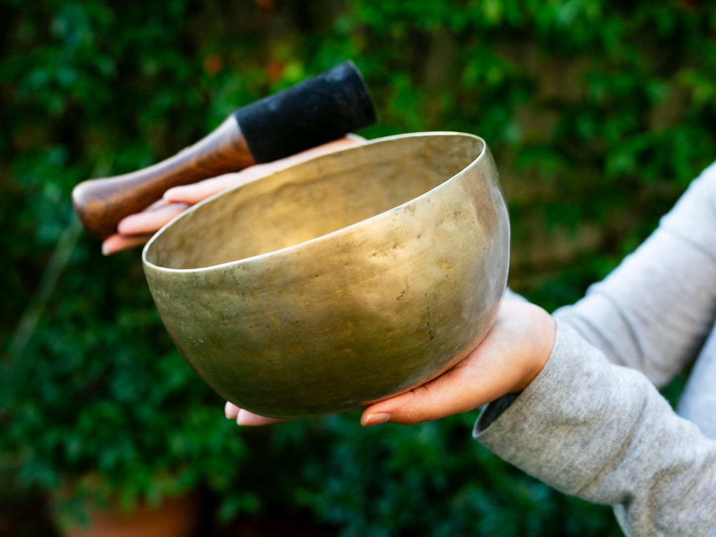 Old 'Tara' Singing Bowl - Base Note D#3 (155 Hz)