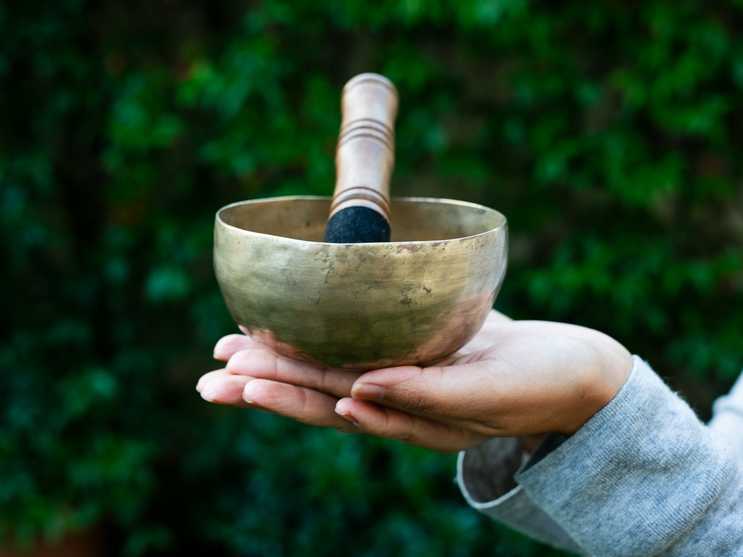 Small Old 'Tara' Singing Bowl - Base Note E4 (337 Hz)