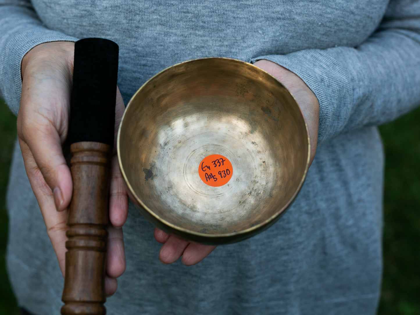 Small Old 'Tara' Singing Bowl - Base Note E4 (337 Hz)