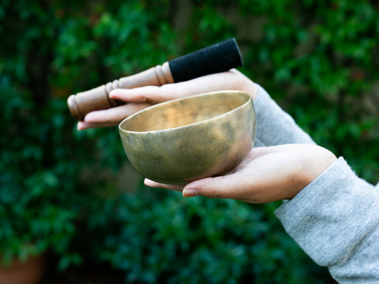 Small Old 'Tara' Singing Bowl - Base Note D4 (289 Hz)