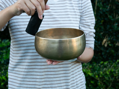 Remuna Singing Bowl - Base note F3 (178 Hz)