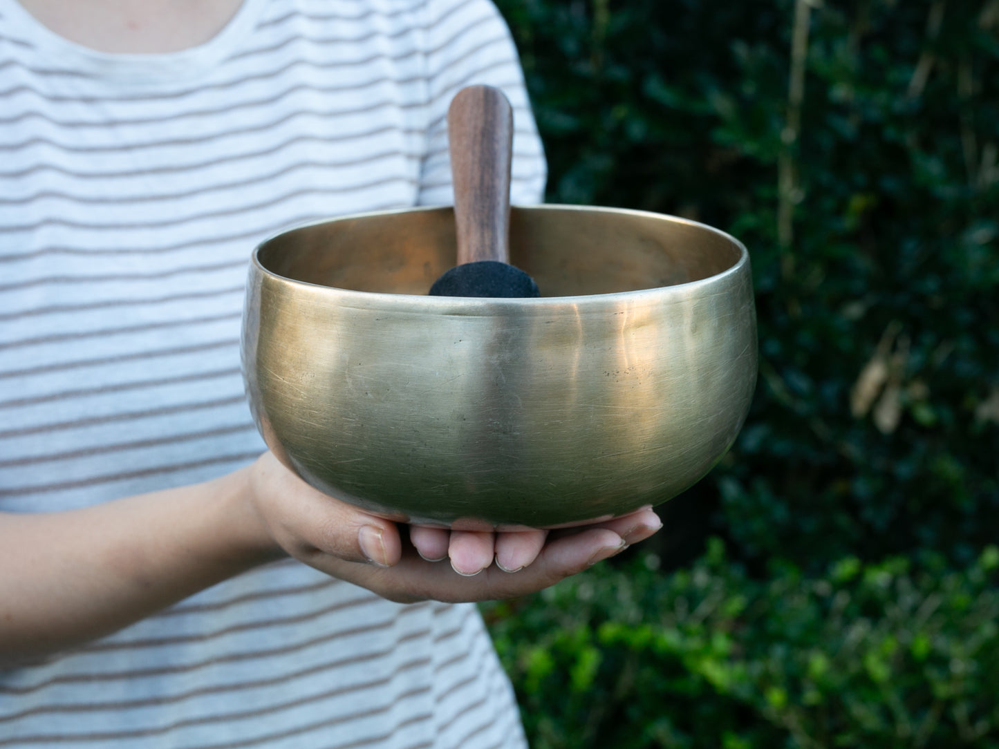 Remuna Singing Bowl - Base note F3 (178 Hz)