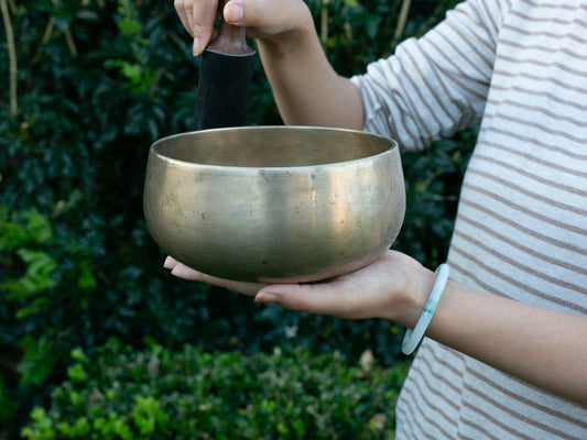 Remuna Singing Bowl - Base note A3 (222 Hz)