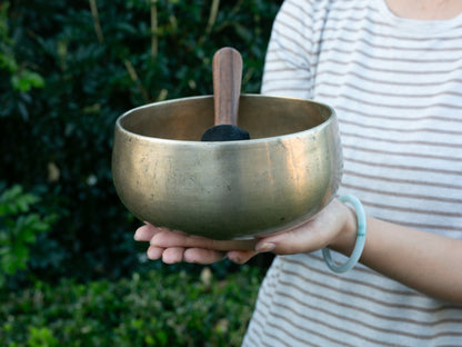 Remuna Singing Bowl - Base note A3 (222 Hz)