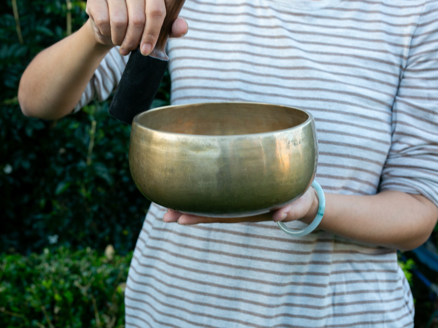 Remuna Singing Bowl - Base note A#5 (239 Hz)