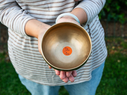 Small Contemporary Flow Singing Bowl - Base note B4 (499 Hz)