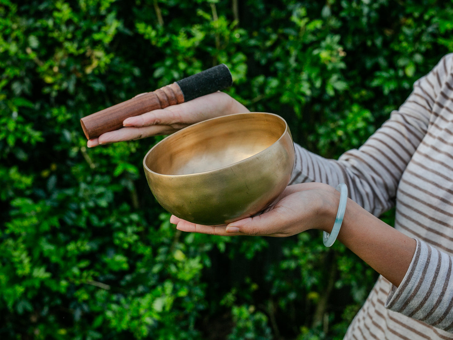 Contemporary Flow Singing Bowl - Base note D4 (301 Hz)
