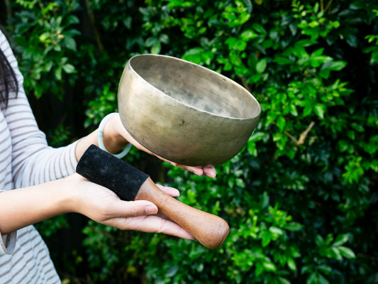 Old 'Tara' Singing Bowl - Base Note F#3 (186 Hz)