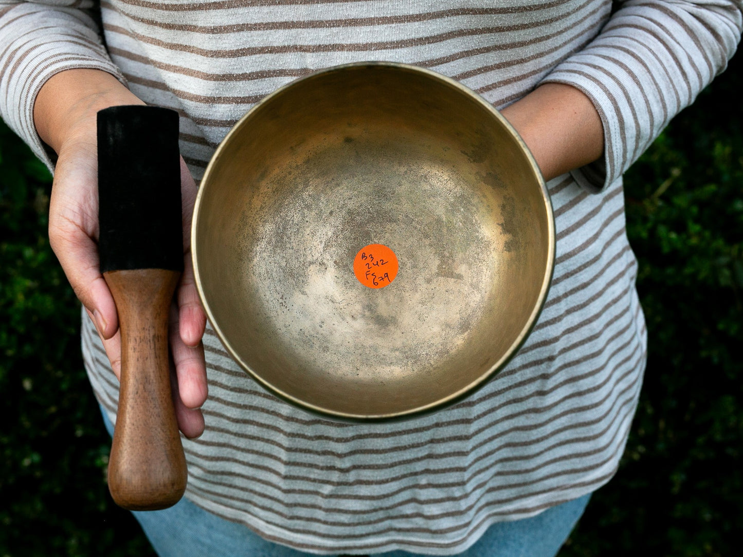 Old 'Tara' Singing Bowl - Base Note B3 (242 Hz)