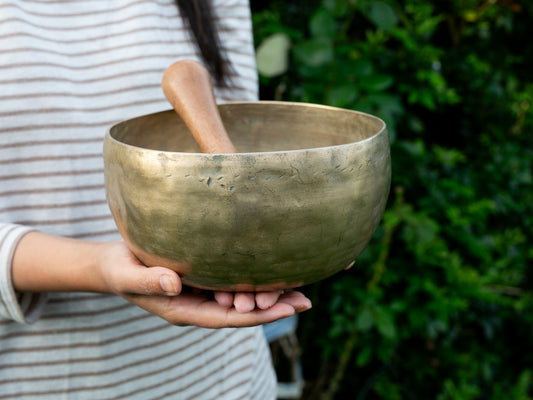 Old 'Tara' Singing Bowl - Base Note F3 (174 Hz)