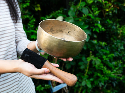 Old 'Tara' Singing Bowl - Base Note E3 (160 Hz)