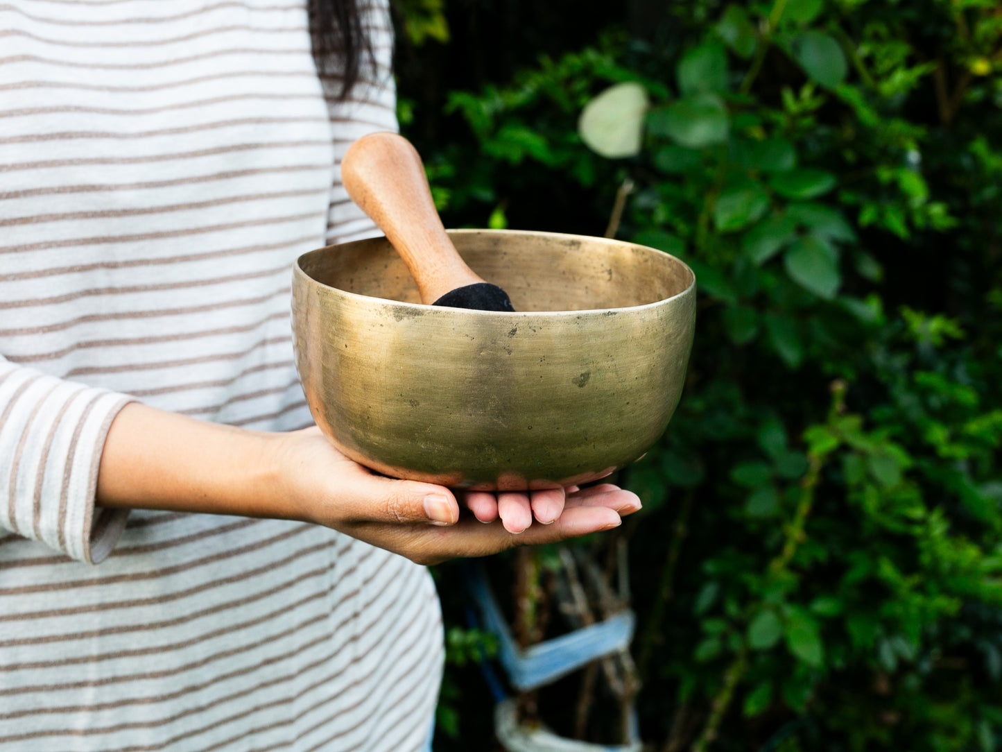 Old 'Tara' Singing Bowl - Base Note E3 (160 Hz)