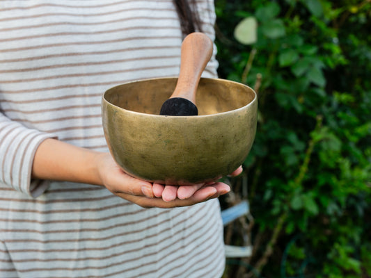 Old 'Tara' Singing Bowl - Base Note F#3 (185 Hz)