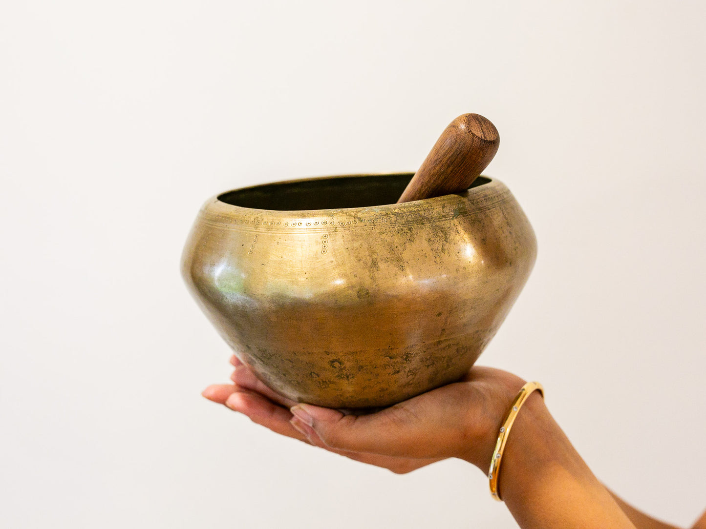 Collector's Buddha Singing Bowl - Base Note F4 (348 Hz)