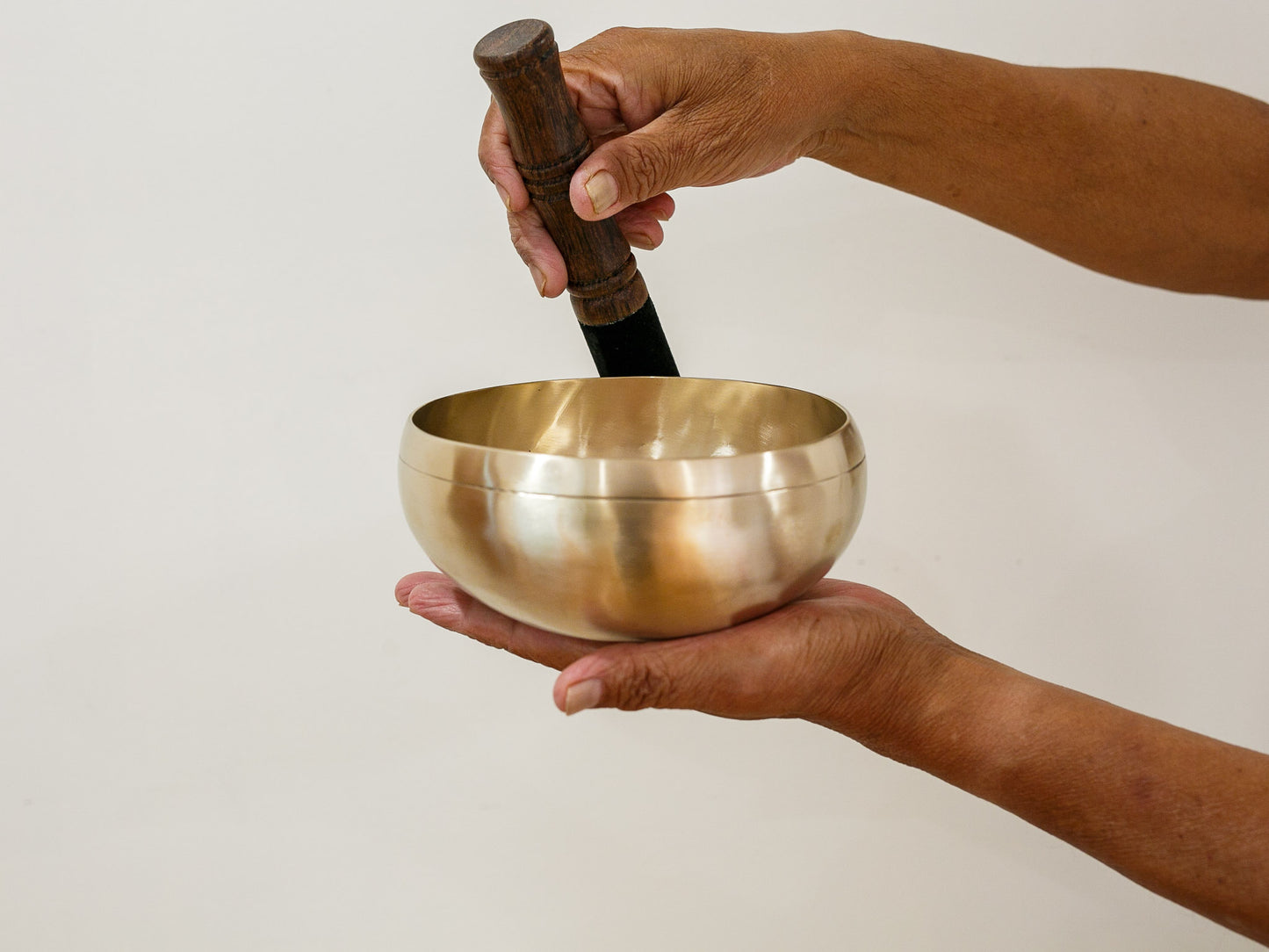 15.5 cms Easy Play Singing Bowl – G#3 210 Hz