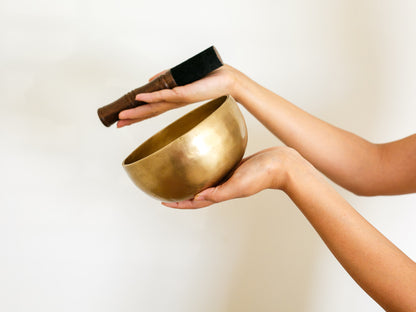 Small Contemporary Flow Singing Bowl - Base note F4 (354 Hz)