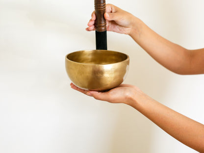 Small Contemporary Flow Singing Bowl - Base note F4 (354 Hz)