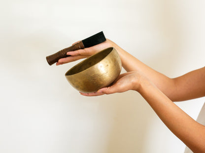 Tara Singing Bowl - Base Note F3 (175 Hz)