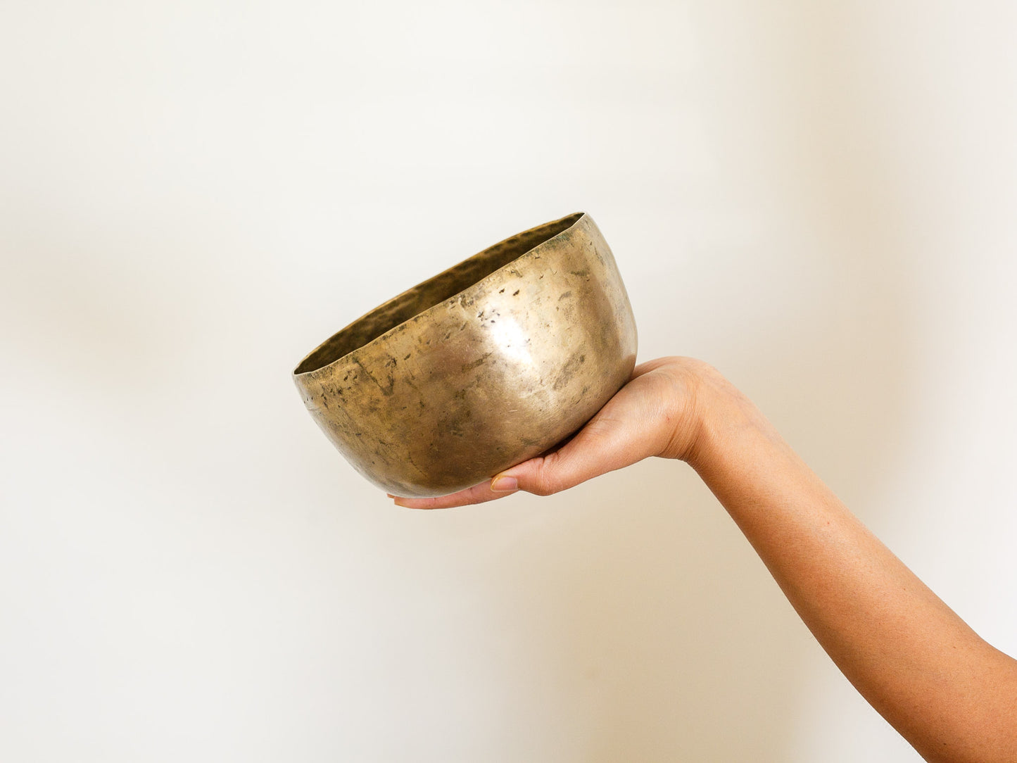 Tara Singing Bowl - Base Note G3 (196 Hz)