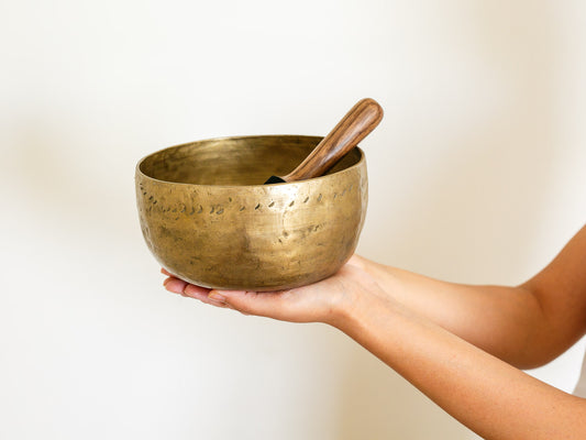 Tara Singing Bowl - Base Note F#3 (186 Hz)