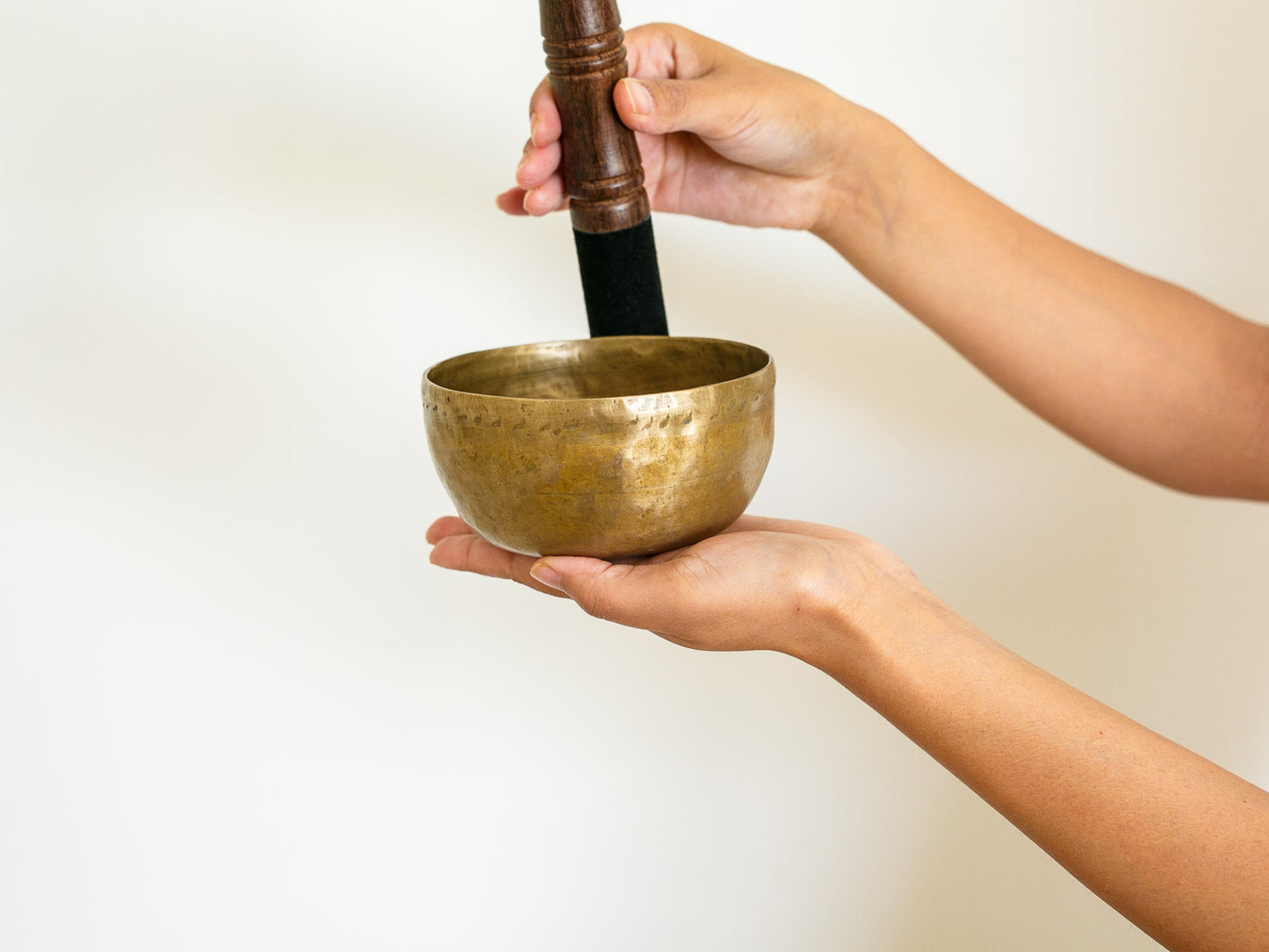 Small Tara Singing Bowl - Base Note E4 (334 Hz)