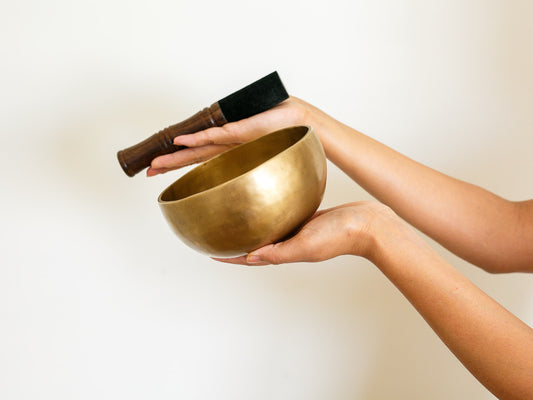 Small Contemporary Flow Singing Bowl - Base note F4 (357 Hz)