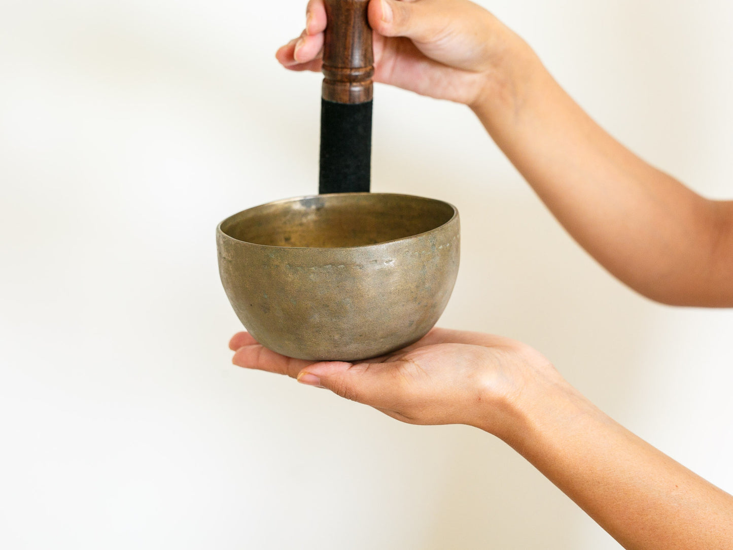 Small Tara Singing Bowl - Base Note D4 (295 Hz)