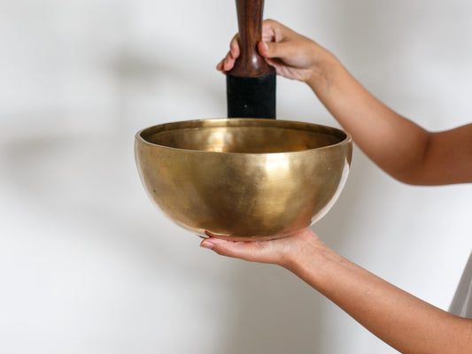 Contemporary Flow Singing Bowl - Base Note F3 174 Hz