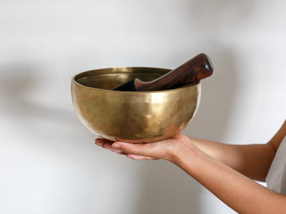 Contemporary Flow Singing Bowl - Base Note F#3 186 Hz