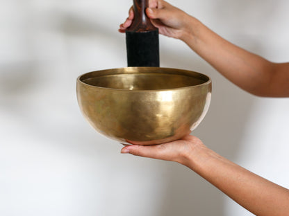 Contemporary Flow Singing Bowl - Base Note F#3 186 Hz