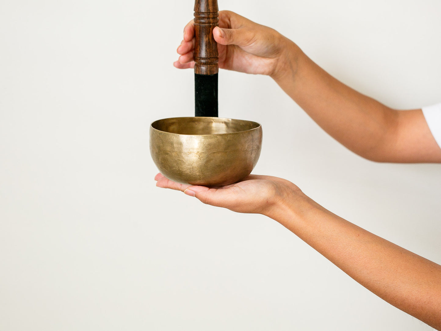 Small Tara Singing Bowl - Base Note E4 (322 Hz)