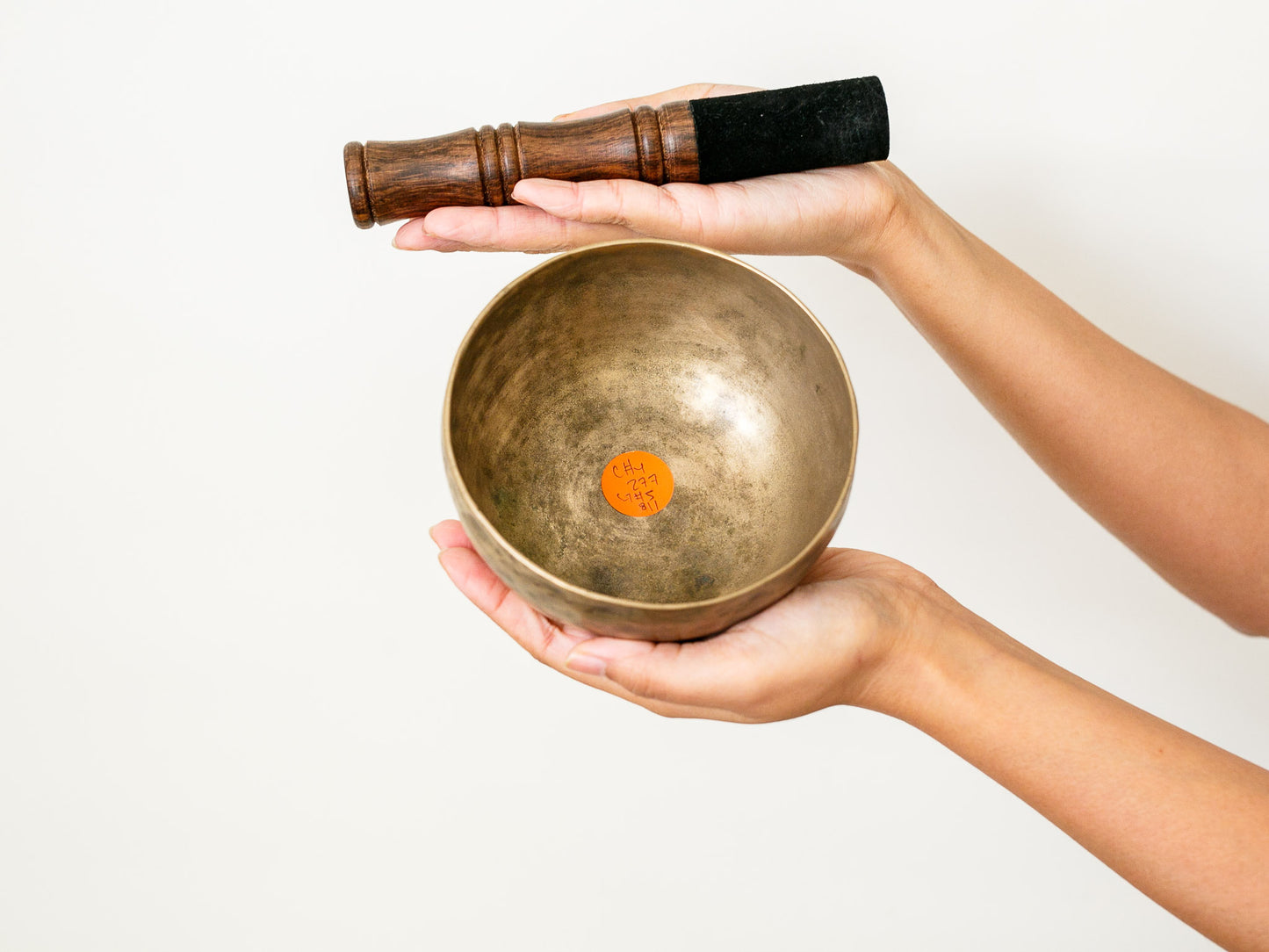 Small Tara Singing Bowl - Base Note C#4 (277 Hz)