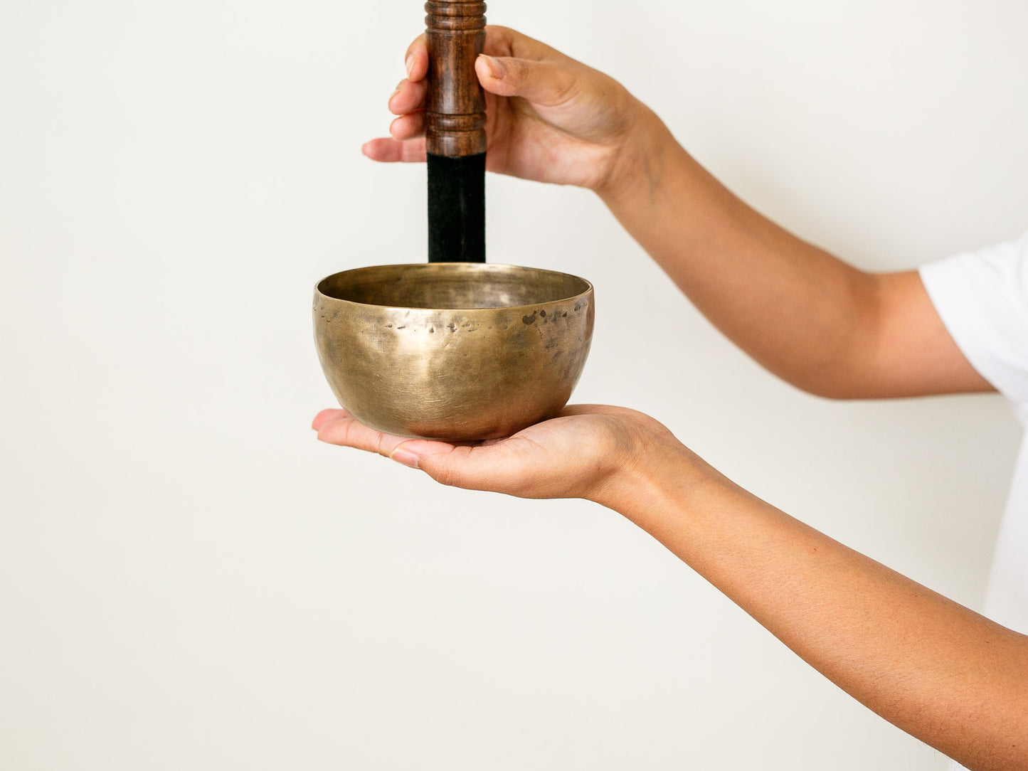 Small Tara Singing Bowl - Base Note C#4 (277 Hz)