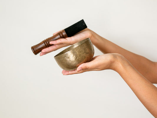 Small Tara Singing Bowl - Base Note E4 (334 Hz)