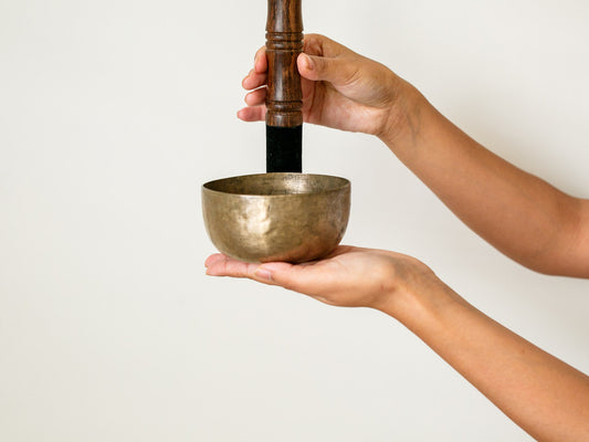 Small Tara Singing Bowl - Base Note E4 (334 Hz)
