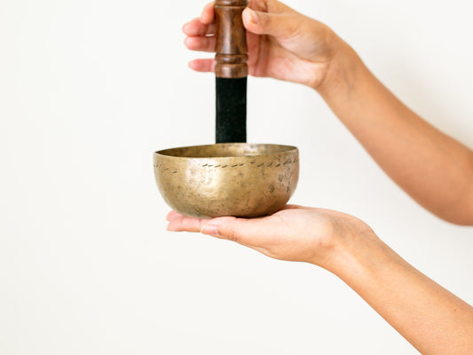 Small Tara Singing Bowl - Base Note F4 (363 Hz)