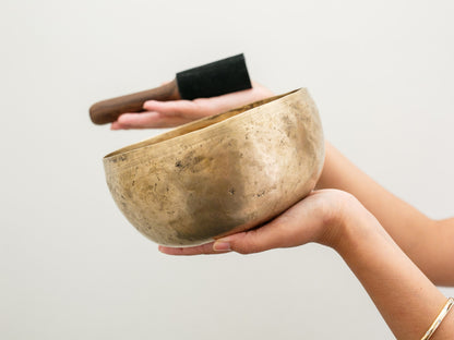 Tara Singing Bowl - Base Note E3 (162 Hz)