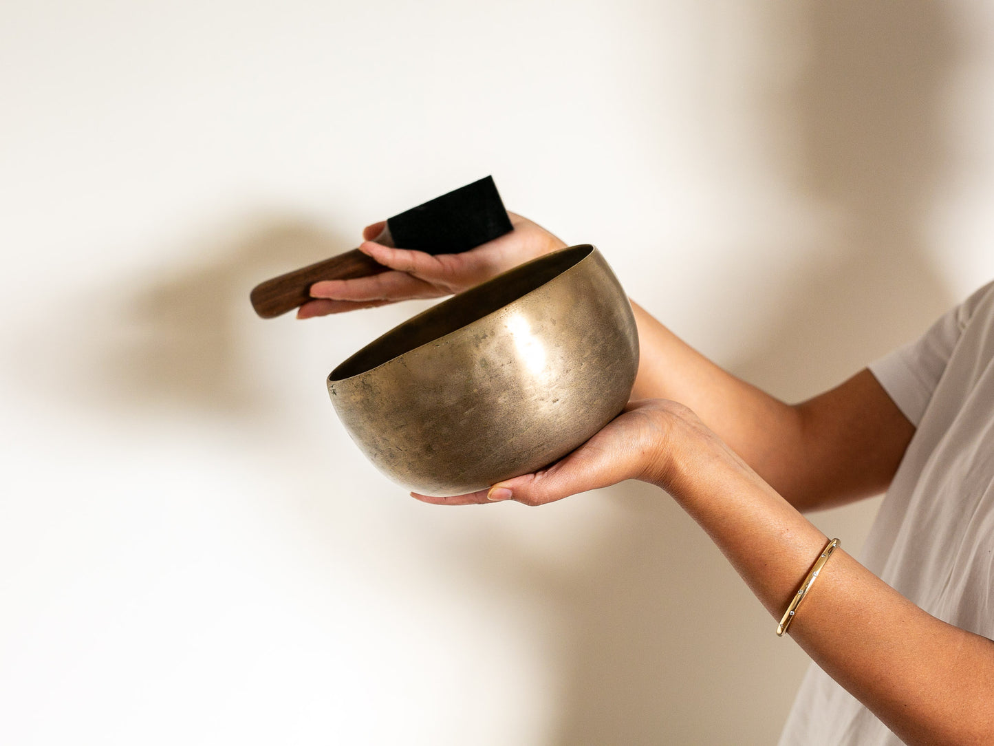 Tara Singing Bowl - Base Note F#3 (186 Hz)