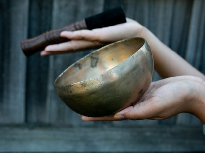 Small Old 'Tara' Singing Bowl - Base Note D4 (288 Hz)