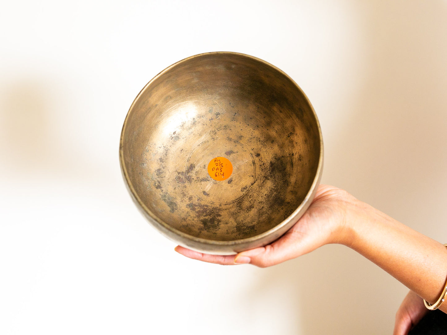 Tara Singing Bowl - Base Note A3 (215 Hz)