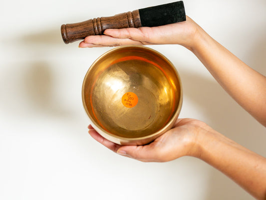 Small Contemporary Flow Singing Bowl - Base note F4 (350 Hz)