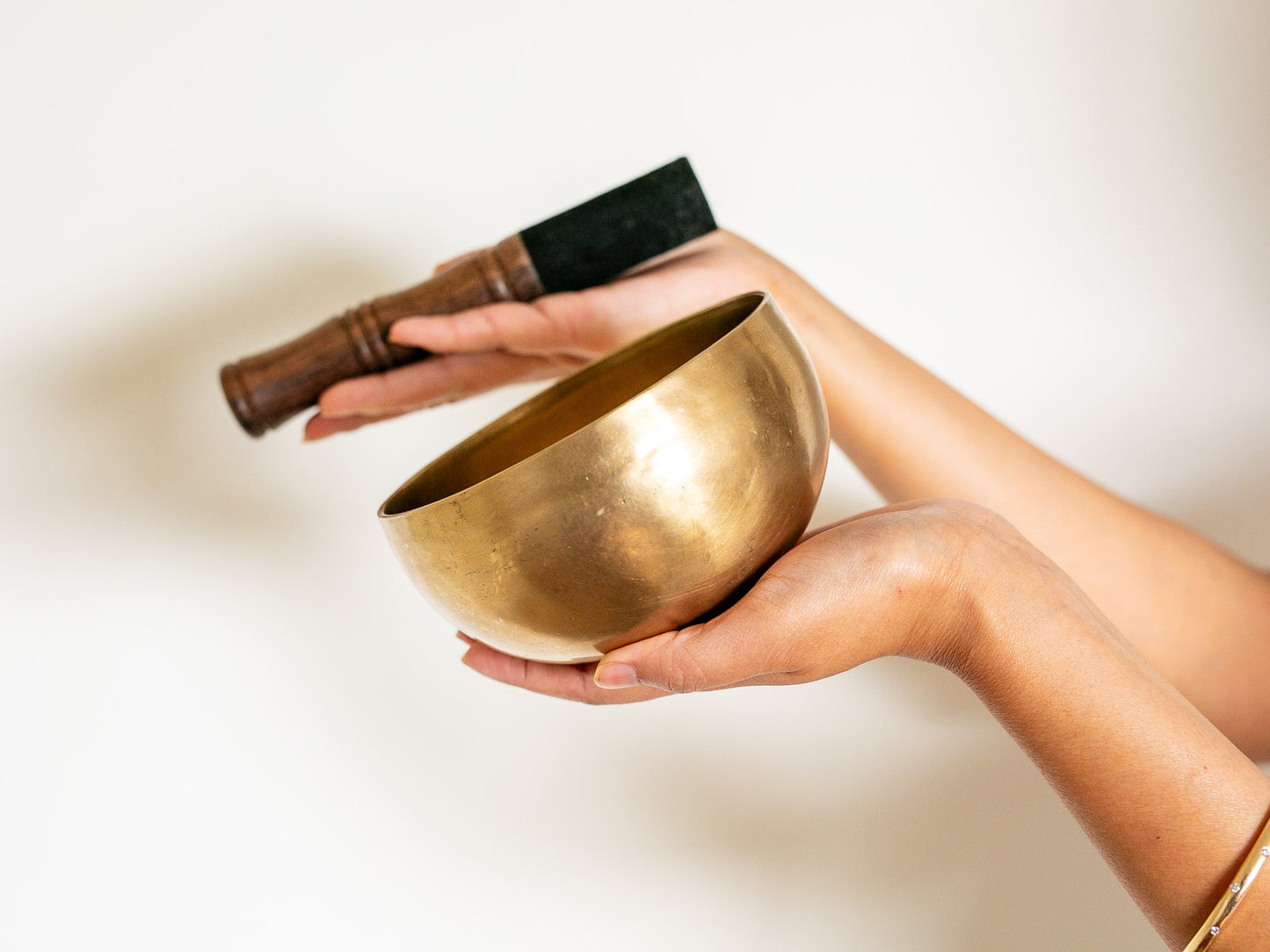 Small Contemporary Flow Singing Bowl - Base note F4 (350 Hz)