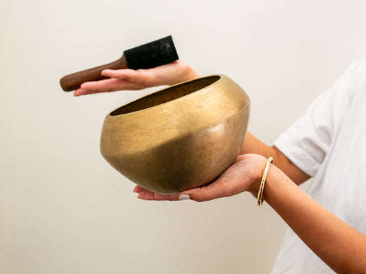 Collector's Buddha Singing Bowl - Base Note F3 (344 Hz)