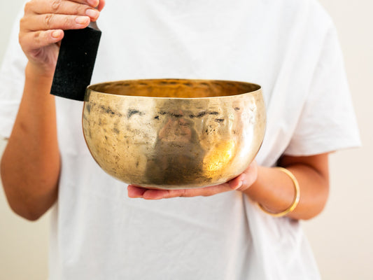 Tara Singing Bowl - Base Note C#3 (136 Hz)