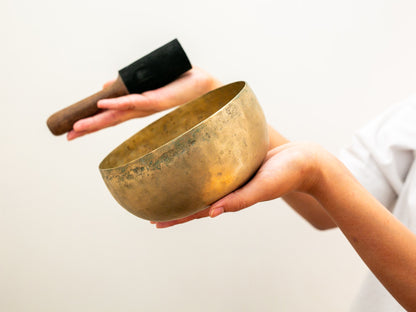 Tara Singing Bowl - Base Note E3 (167 Hz)