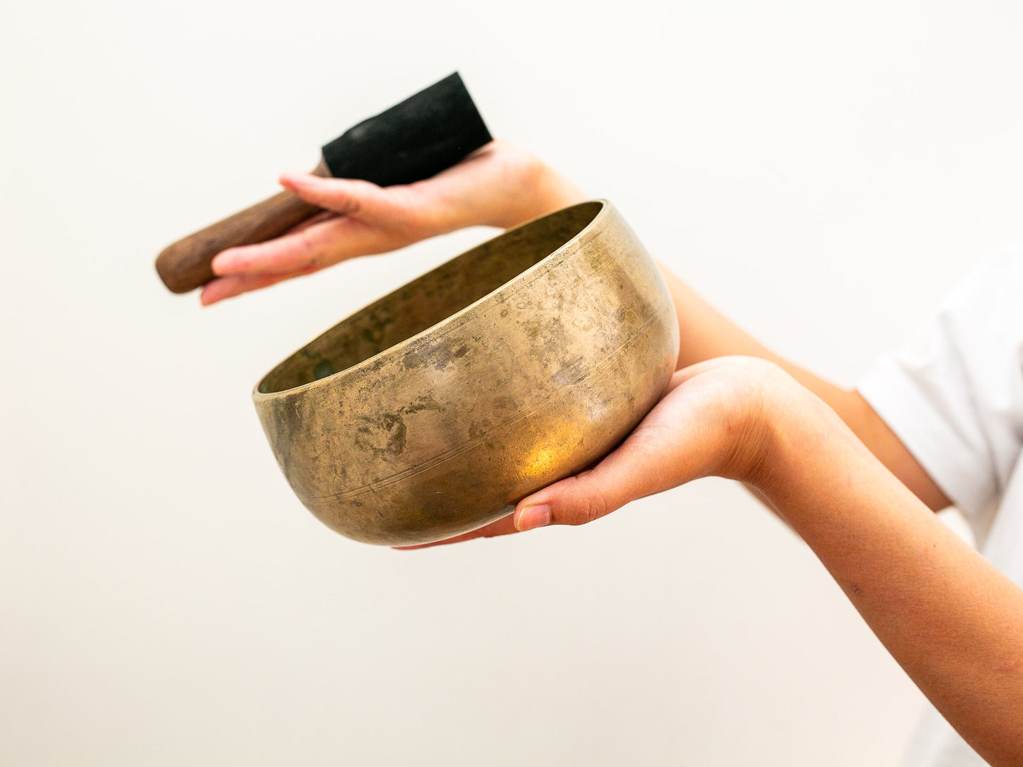 Remuna Singing Bowl - A3 (215 Hz)