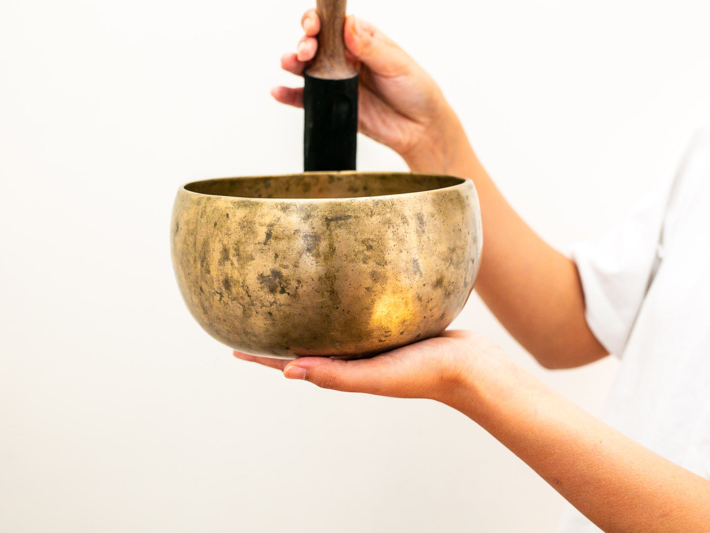 Tara Singing Bowl - Base Note G#3 (207 Hz)