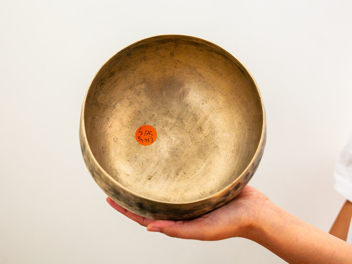 Tara Singing Bowl - Base Note F3 (175 Hz)