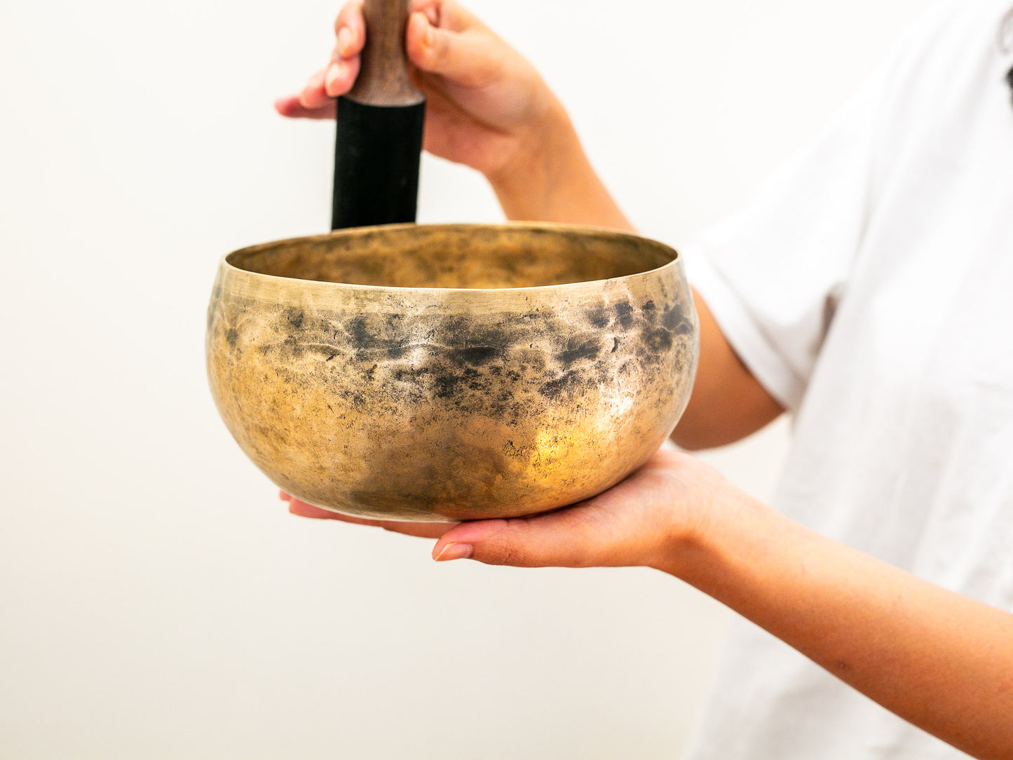 Tara Singing Bowl - Base Note F3 (175 Hz)