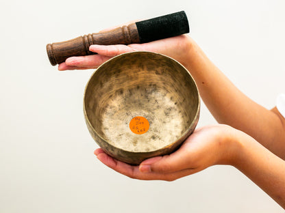 Small Tara Singing Bowl - Base Note B3 (244 Hz)